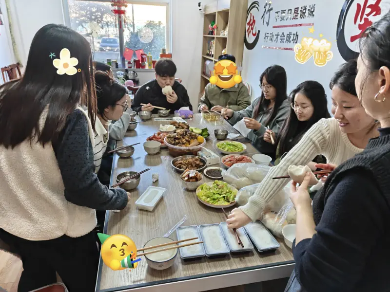 อาหารกลางวันที่เกิดขึ้นเองช่วยสร้างความผูกพันในสำนักงานที่ยั่งยืน